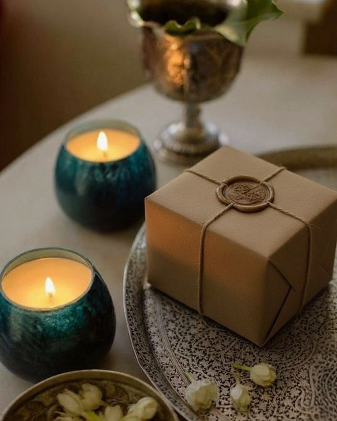 Earthen Petals - Rose & Marigold Glow Pot